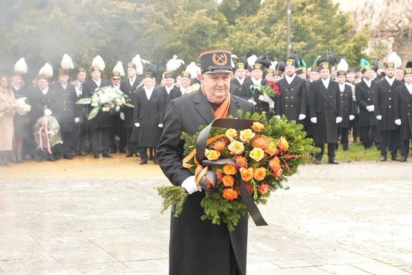 Uroczystość KGHM pod Pomnikiem Jana Wyżykowskiego