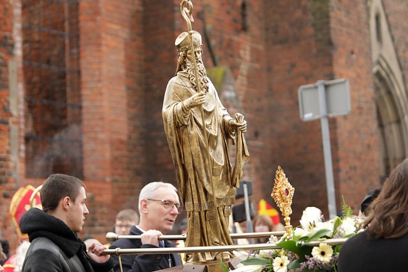 Orszak św. Mikołaja przeszedł ulicami miasta