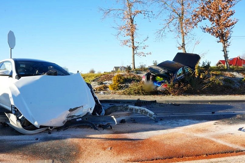 Kolizja mercedesów w Łągoszowie Małym
