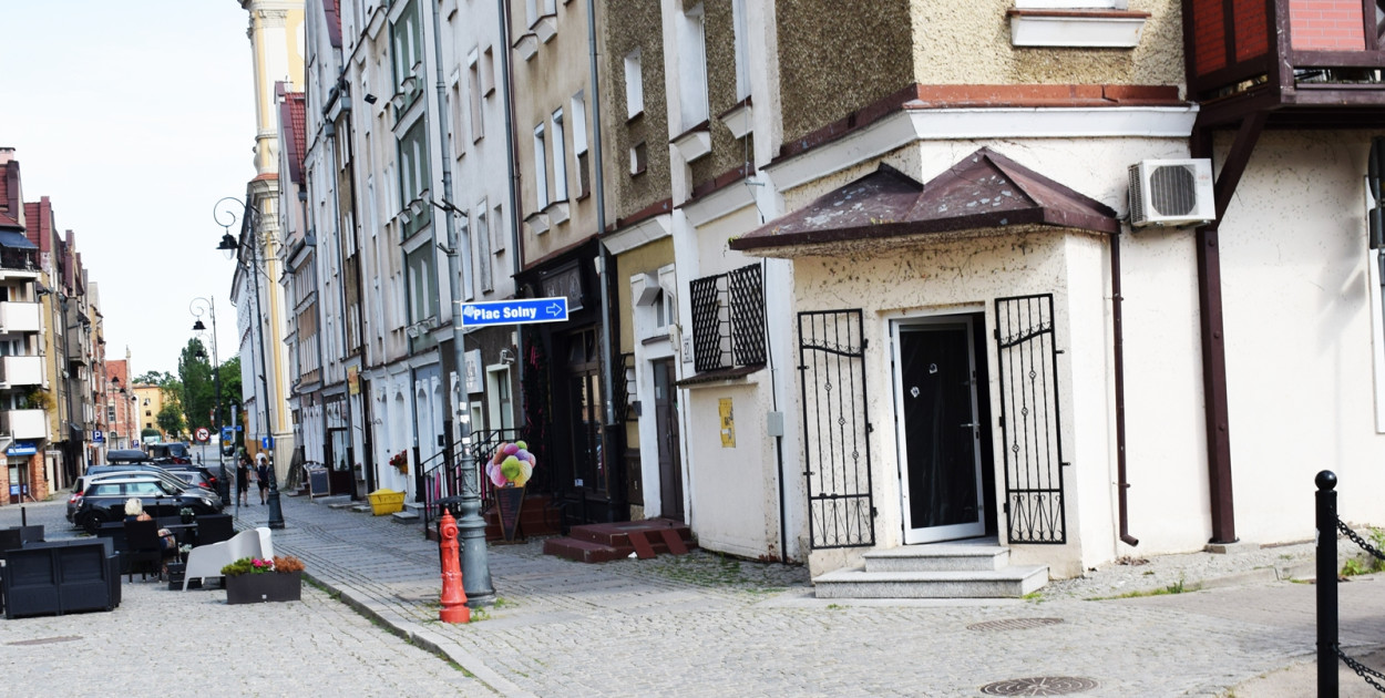 W dawnej pracowni Versace z Głogowa trwa remont