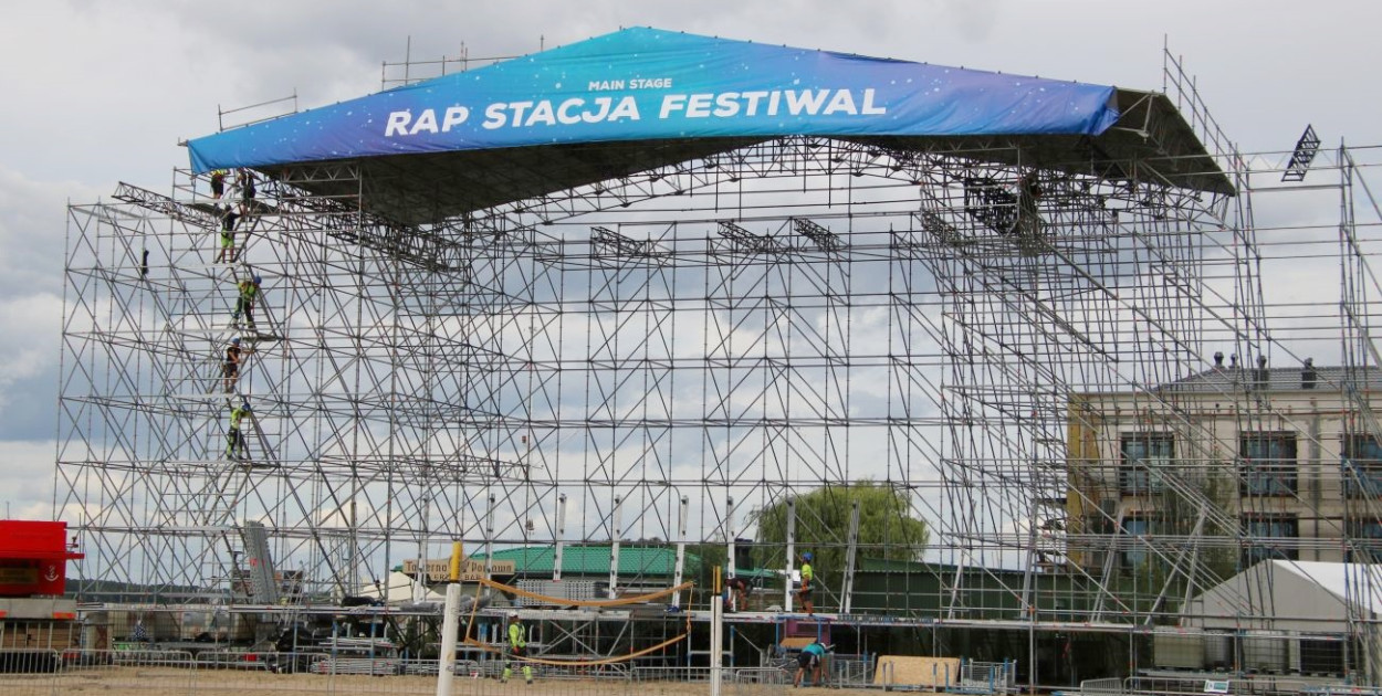 Sceny prawie gotowe. Wkrótce zabawa na Rap Stacji!