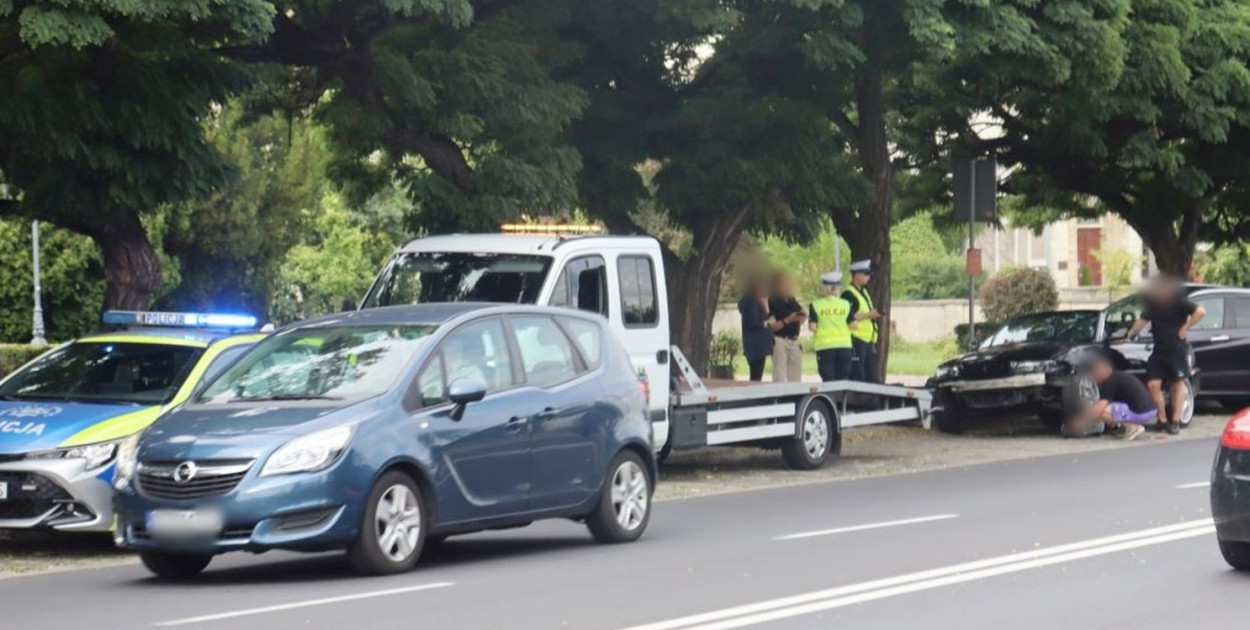 Kolizja, korek i rondo. Godziny szczytu w Głogowie [FOTO]