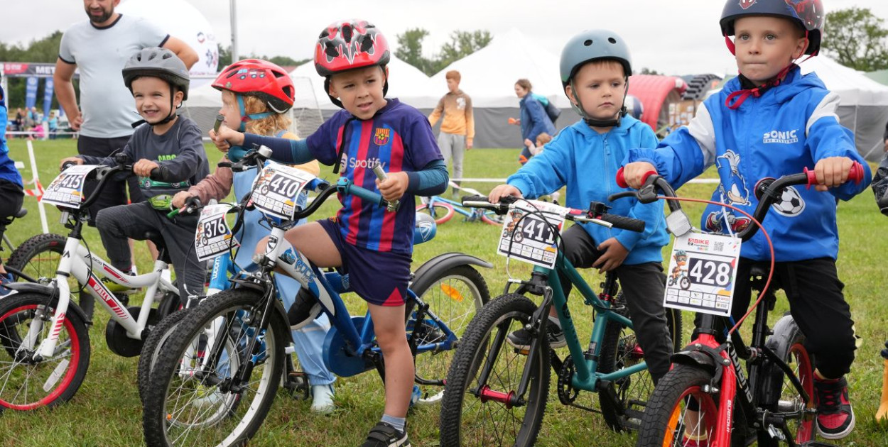 Rowerowa niedziela w Obiszowie. Na mecie – od malucha do zawodowca! [FOTO]