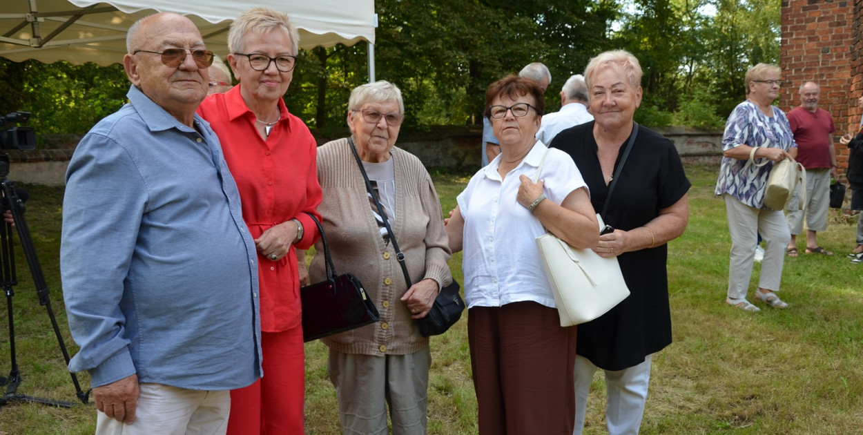 Po wsi pod Głogowem pozostał tylko zrujnowany kościół i wspomnienia wysiedlonych 