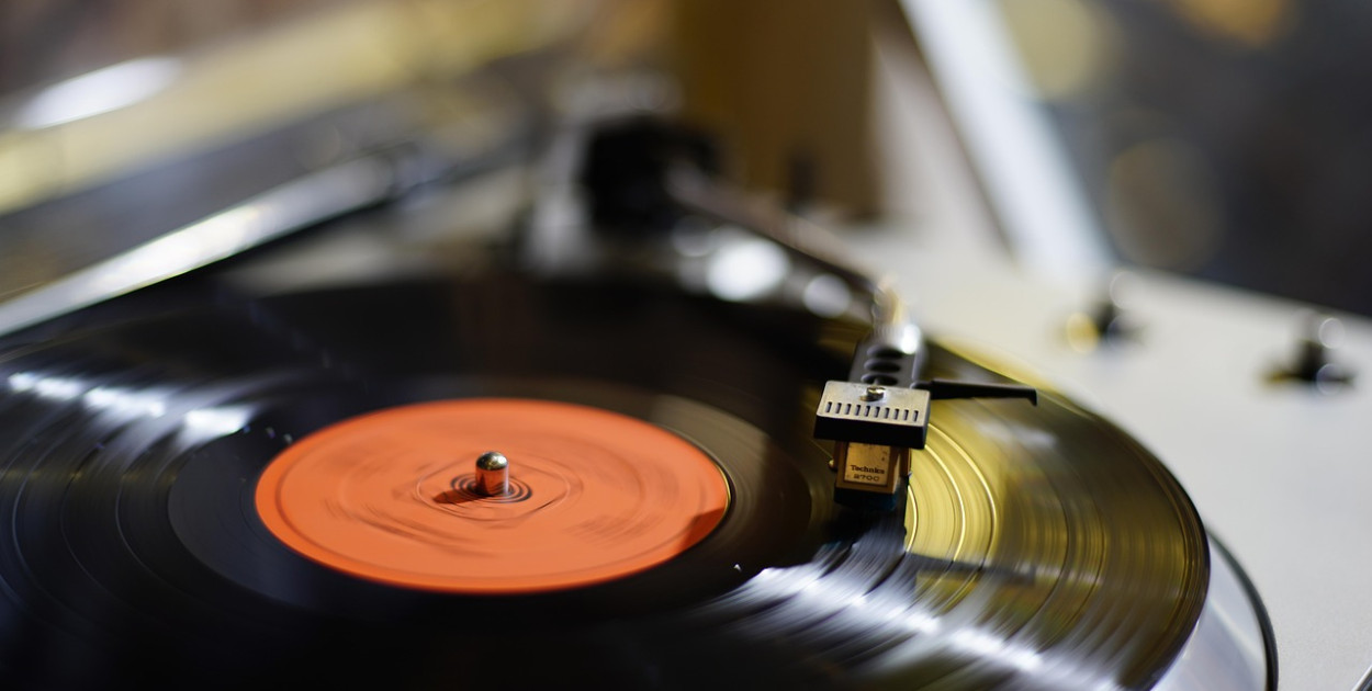 Jakie zalety ma płyta winylowa?