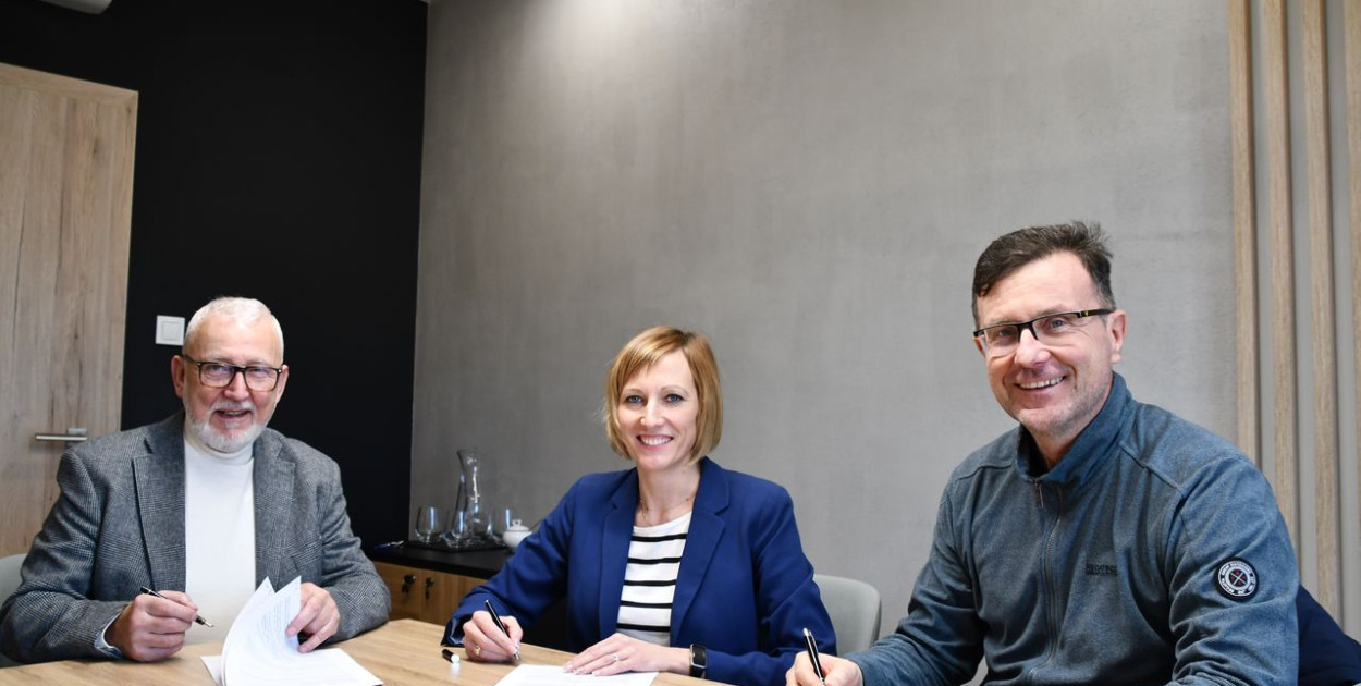 Budowa boiska w Krzekotówku