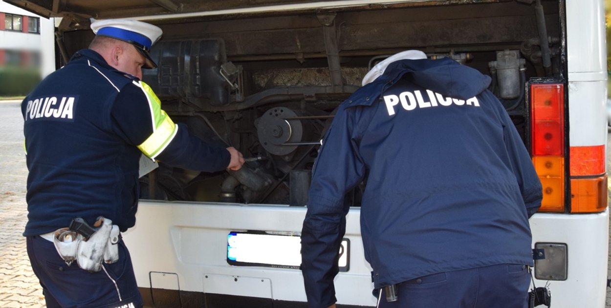 Policja kontroluje autokary z dziećmi. Ferie w Głogowie mają być bezpieczne