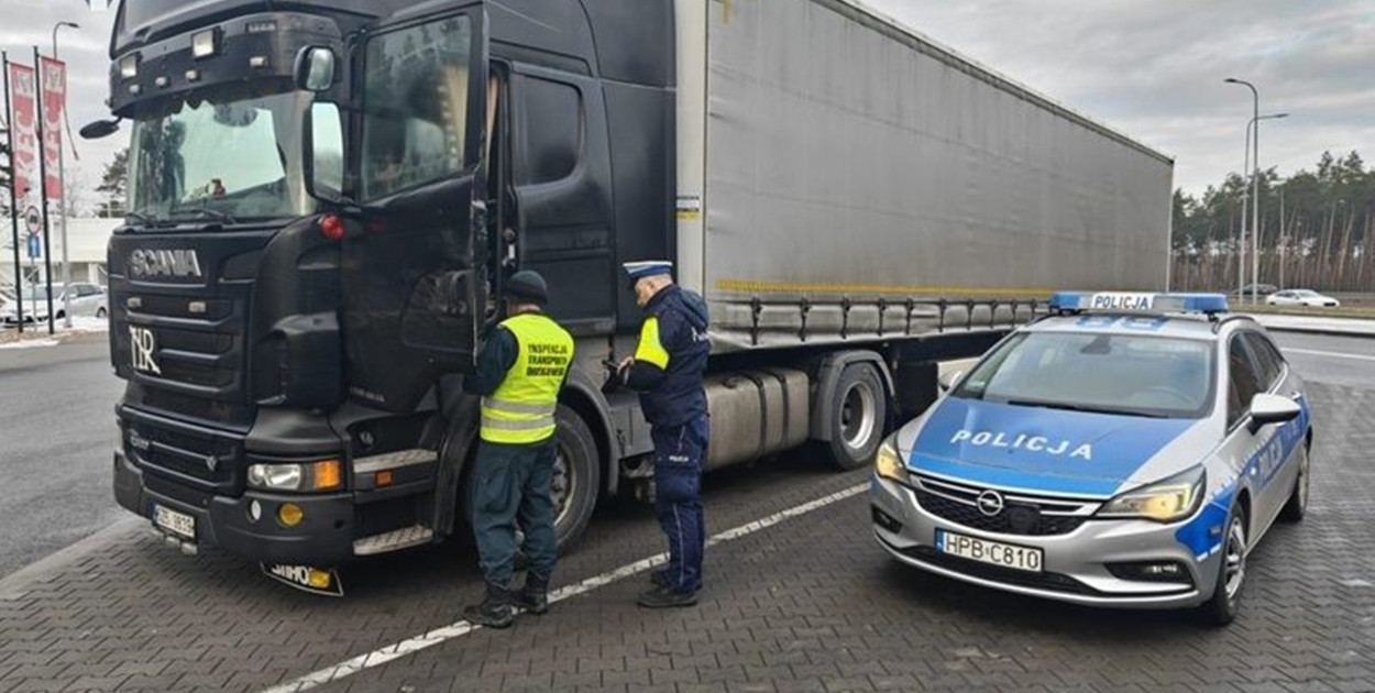 Kontrole policji i inspekcji na drodze S-3 koło Głogowa