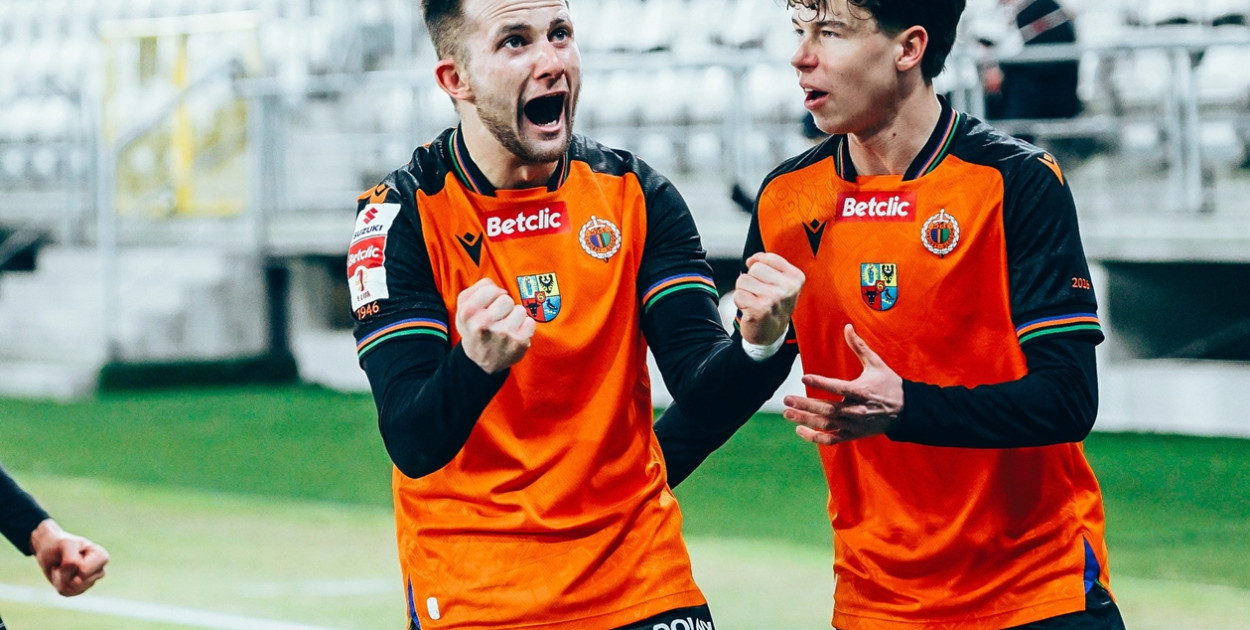 Chrobry wiceliderem! Bez litości rozbił na wyjeździe ŁKS!