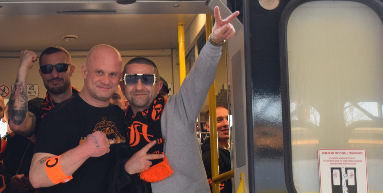 [FOTO] 600 kibiców w jednym pociągu i wielkie derby