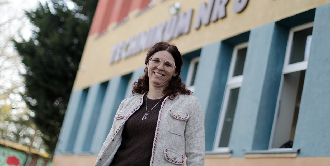 [WIDEO] Owacje na korytarzu dla nowej dyrektor! Wspaniała: To wzruszające