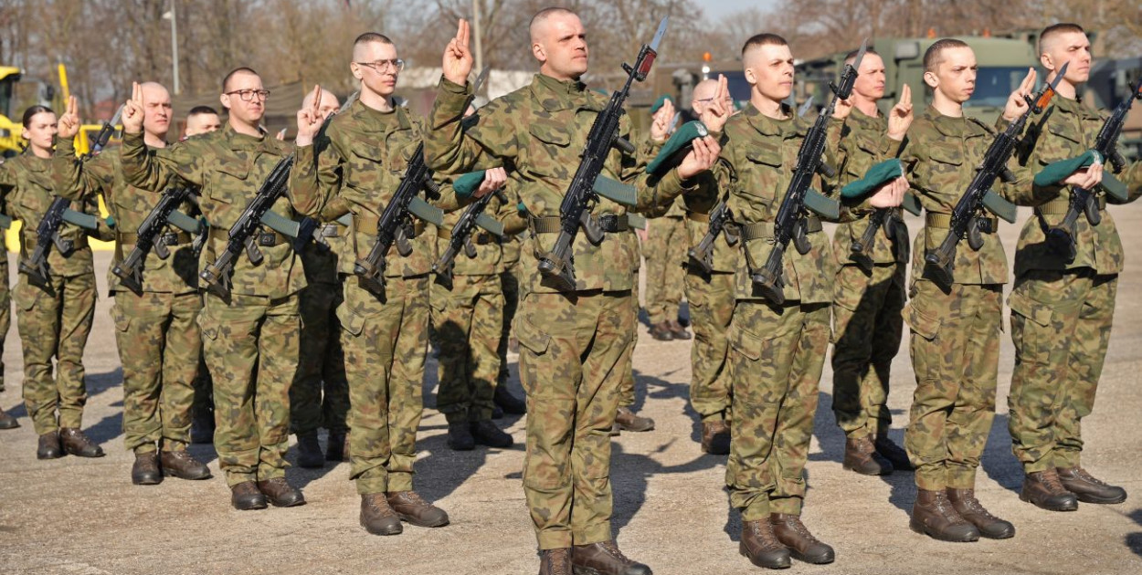 Głogowski batalion ma nowych żołnierzy. Dziś złożyli przysięgę [FOTO]