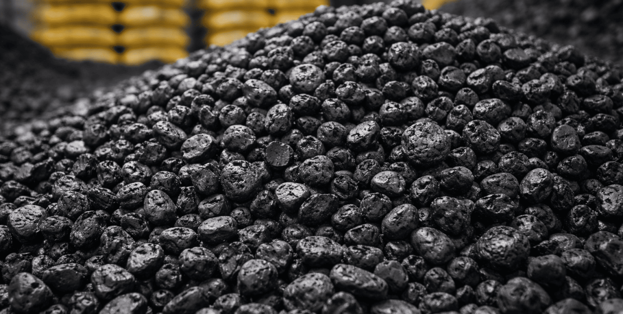 Dlaczego ekogroszek zyskał tak dużą popularność w ogrzewaniu domów? Praktyczne spo