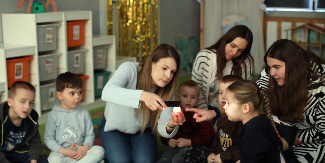Taka akcja w przedszkolach! Jajka w inkubatorach, dzieci w roli rodziców