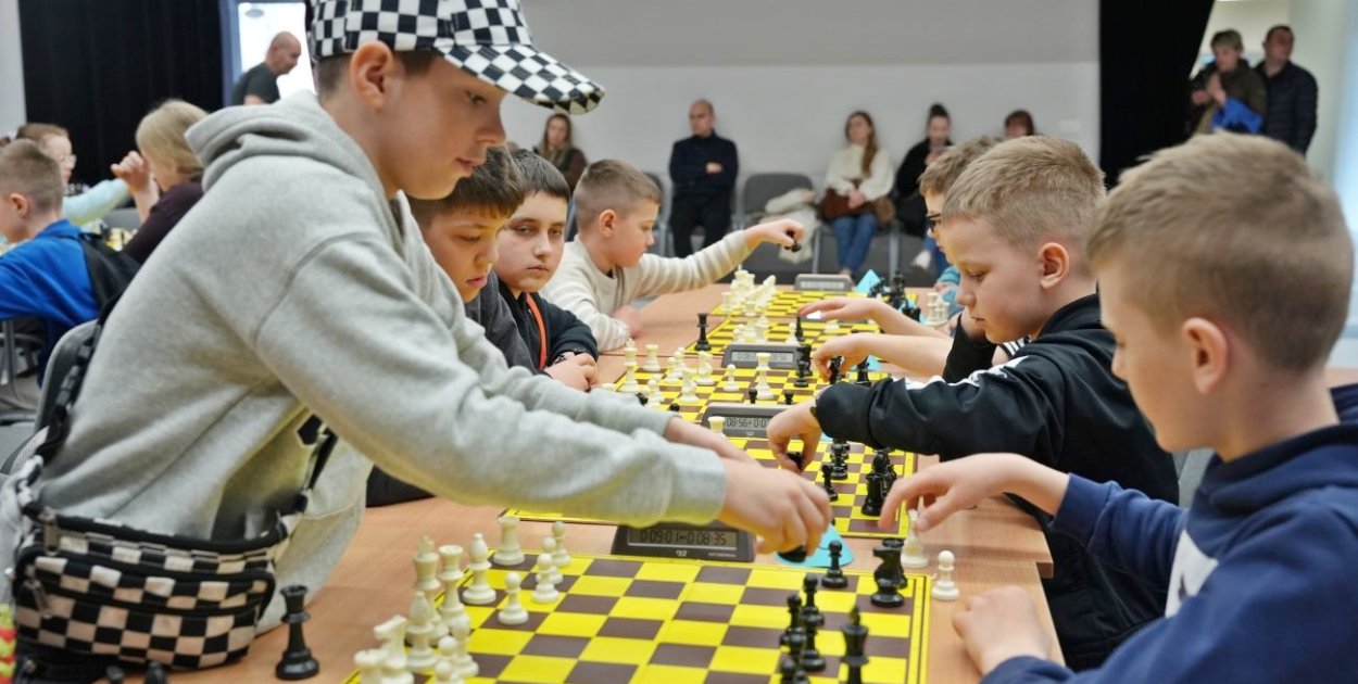 Szach i mat w Grębocicach. Duże emocje przy szachownicy [FOTO]