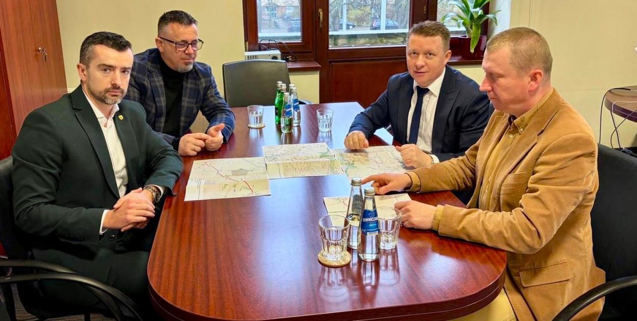 Rozmowy o ścieżce rowerowej przy DK12. Samorządowcy zabiegają o spójne połączenie