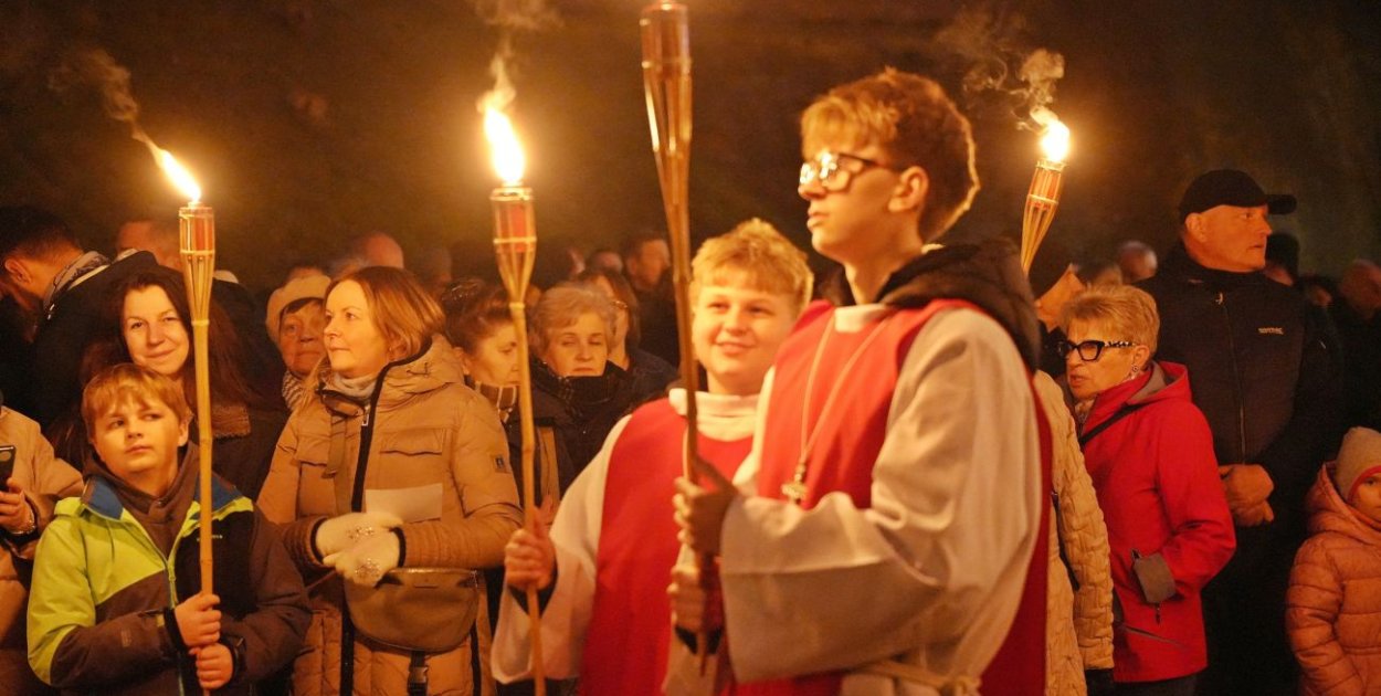 Refleksja nad życiem człowieka. Droga Krzyżowa w Głogowie [FOTO]