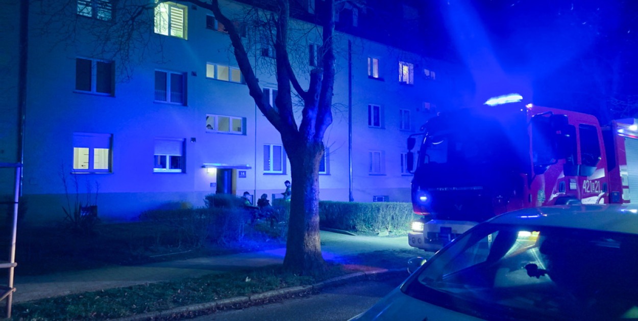 Strażacy i ratownicy pędzili na sygnale! Dwie osoby z objawami zatrucia