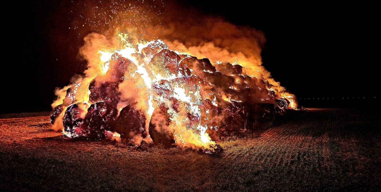 Pożar w Szymocinie. 300 balotów w ogniu pod Grębocicami!