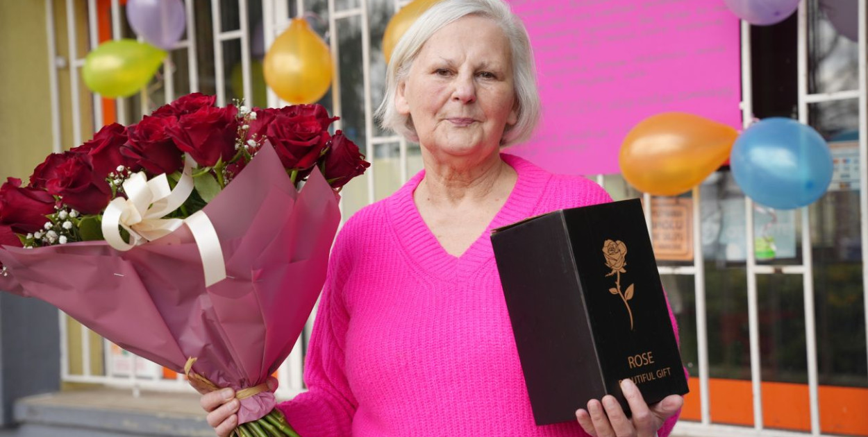 [WIDEO] Łzy w oczach, ale to już koniec. Pani Krystyna zamyka sklep w Głogówku