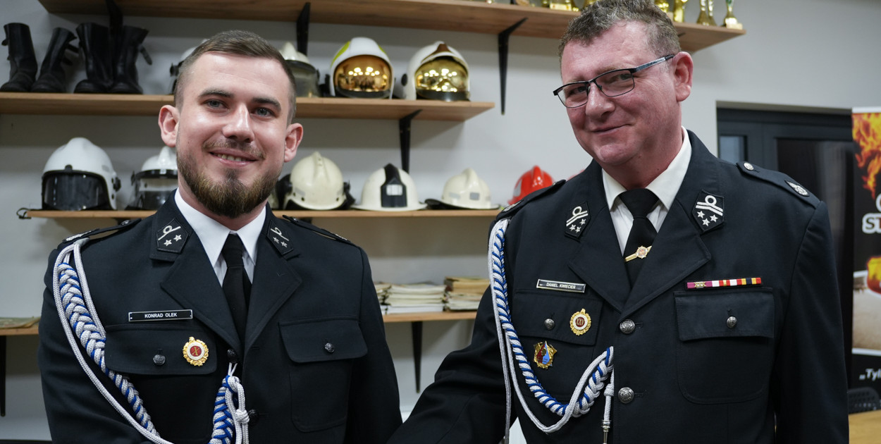 [WIDEO, FOTO] Po 20 latach oddał hełm następcy. I łza się w oku zakręciła