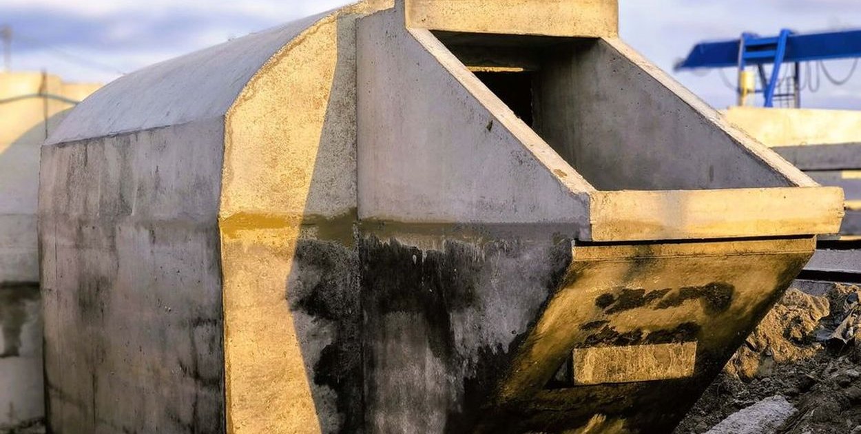 Piwniczka ogrodowa betonowa - jakie zalety mają betonowe ziemianki w ogrodzie?