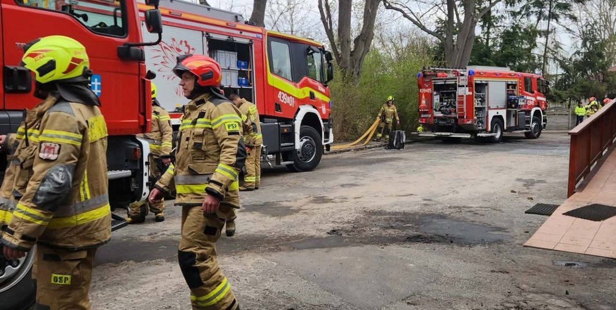 Magazyn w ogniu. Pięć zastępów w akcji