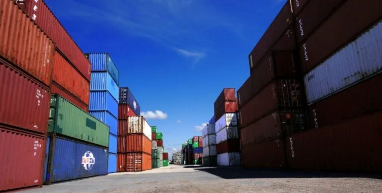 Kontenery morskie na sprzedaż – nowoczesne rozwiązania magazynowe dla firm 20’ i 4