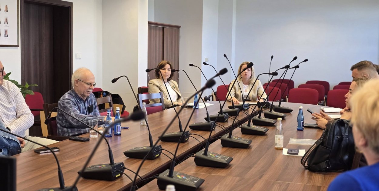 Gmina Jerzmanowa rozważa zmianę systemu gospodarowania odpadami