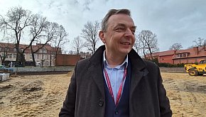 Trwa budowa boiska przy LO 1 w Głogowie