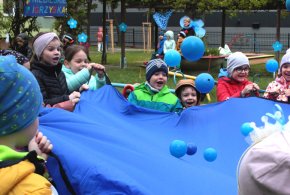 Niebieskie Igrzyska w przedszkolu Bajka w Głogowie