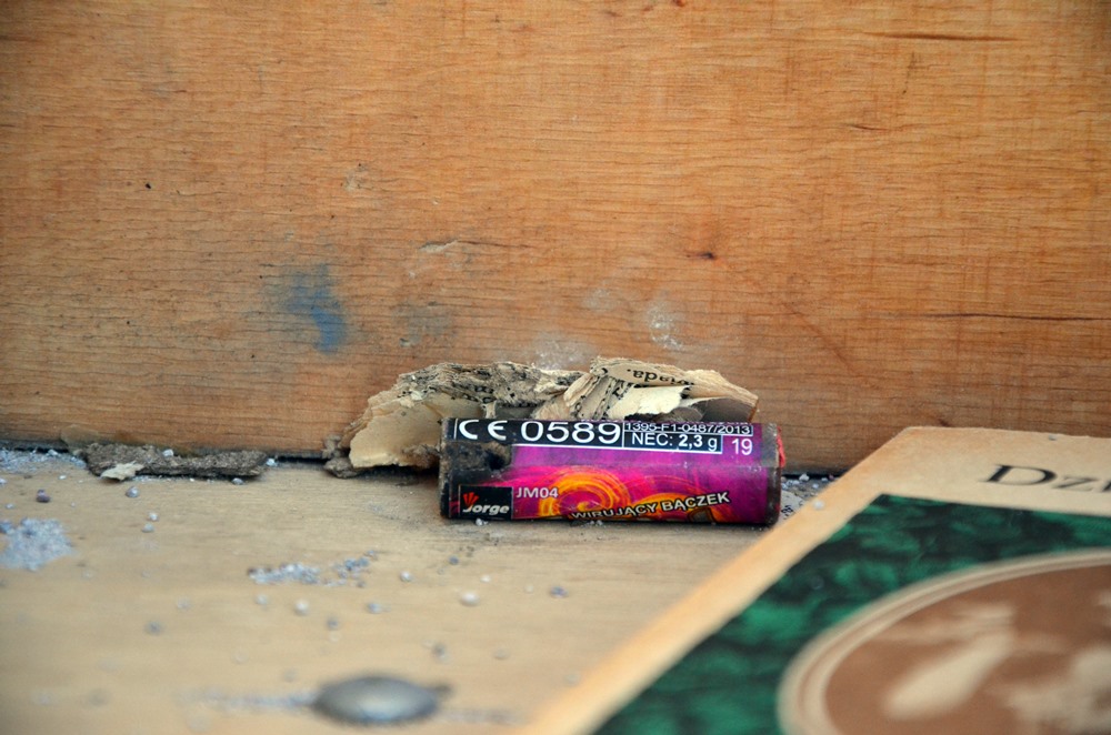Uszkodzili petardą domek na książki w parku Słonecznym na osiedlu Kopernik